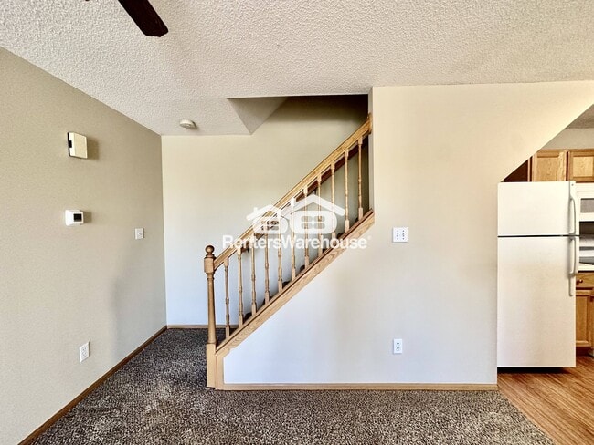 Building Photo - 1321 SE Delaware Ave