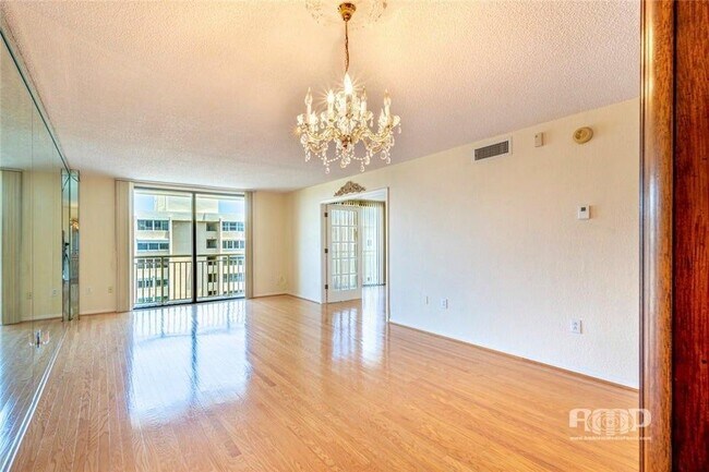 Foto del edificio - 3100 NE 48th St