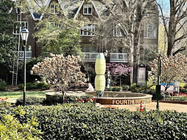 Foto del edificio - 229 N Poplar St