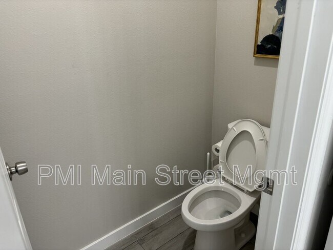 Foto del edificio - 1030 James Dr