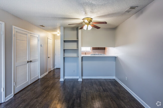 Interior Photo - Collier Village Apartments