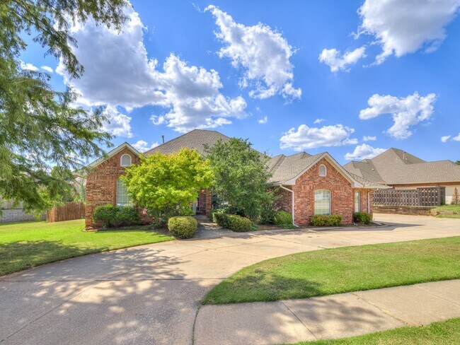 Foto del edificio - 4 Bed / 3.5 Bath / + Study / 3 Car Garage ...