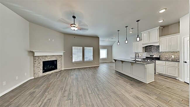 Building Photo - 16008 Iron Ridge Rd