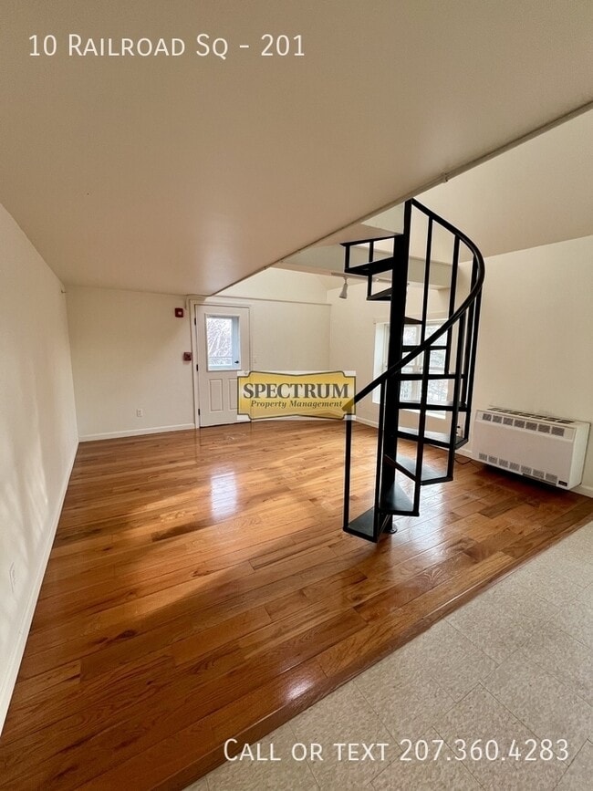 Building Photo - 10 Railroad Square