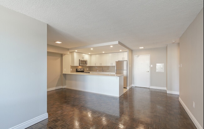Building Photo - 25 San Romanoway