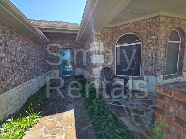 Building Photo - Charming Corner Lot Home with Workshop and Spacious Living