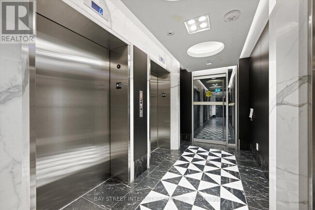 Photo du bâtiment - 121 Lower Sherbourne St