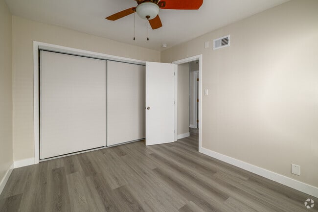 2BR, 1BA - 750SF - Second Bedroom - 3910 Coco Ave