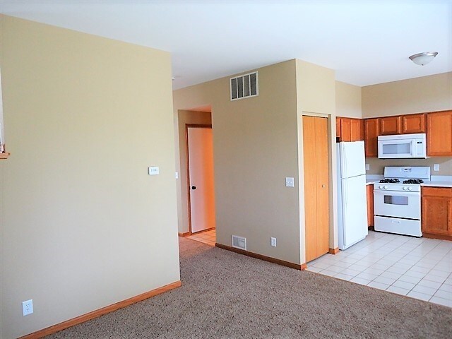 Foto del edificio - 14015 Oakdale Circle