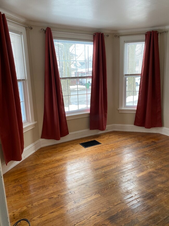 Sala de estar - 658 N Hanover Street