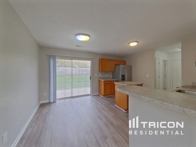 Foto del edificio - 325 Hampton Ridge Dr