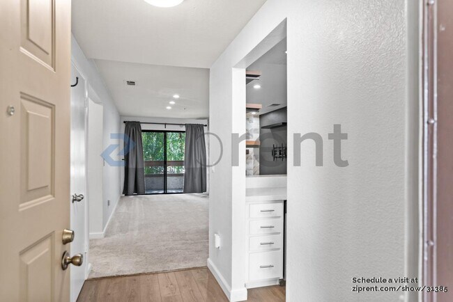 Building Photo - 1223 S Villa Way