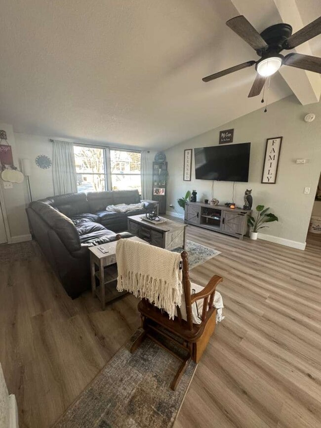 Foto del edificio - 113 Briggs St