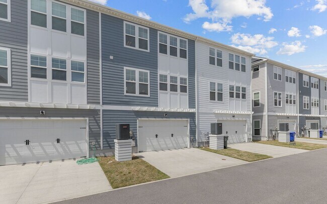 Foto del edificio - A MUST SEE!! 2-Bedroom Townhome In The Tern! Attached Garage - 400 Yards From Beaches - Dog Frien...