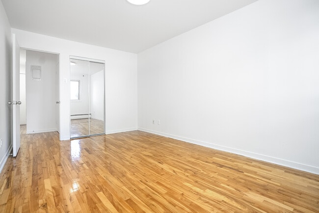 Building Photo - 2425 Av Madison