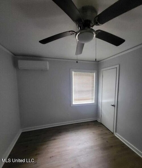 Photo - 1727 Dixie Dr House