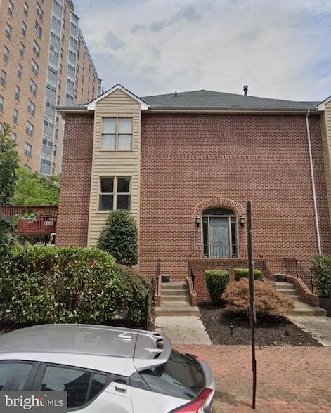 Building Photo - 1301 Delaware Ave