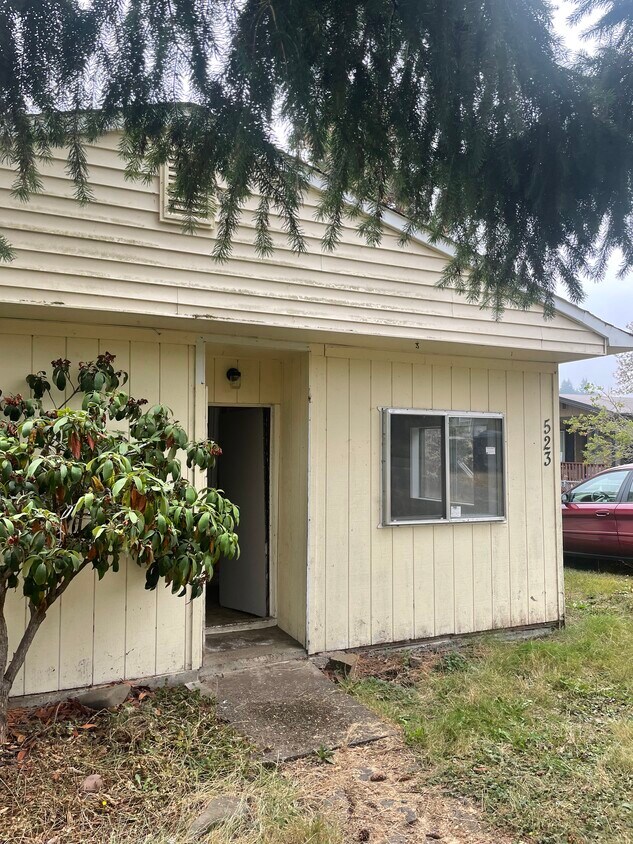 523 N D St, Lowell, OR 97452 House Rental in Lowell, OR