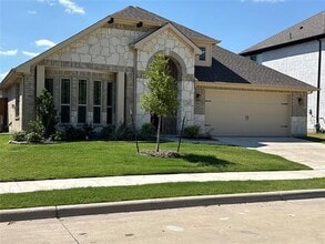 Building Photo - 302 Kettlewood Dr