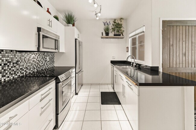 Foto del edificio - 11333 N 92nd St