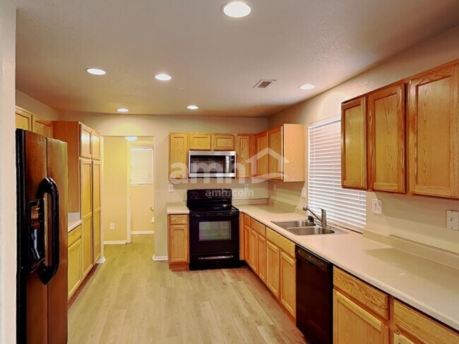 Building Photo - 9761 Chambers Dr