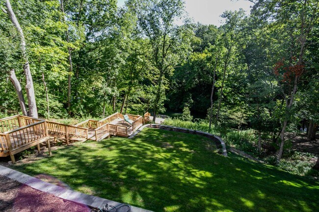 Building Photo - 3104 Shoreside Dr