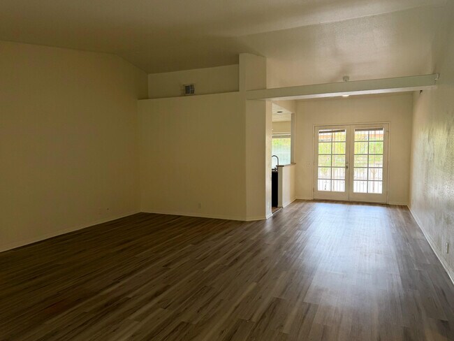Building Photo - 52310 Avenida Madero