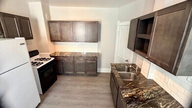 Building Photo - 1207 E Kane Pl