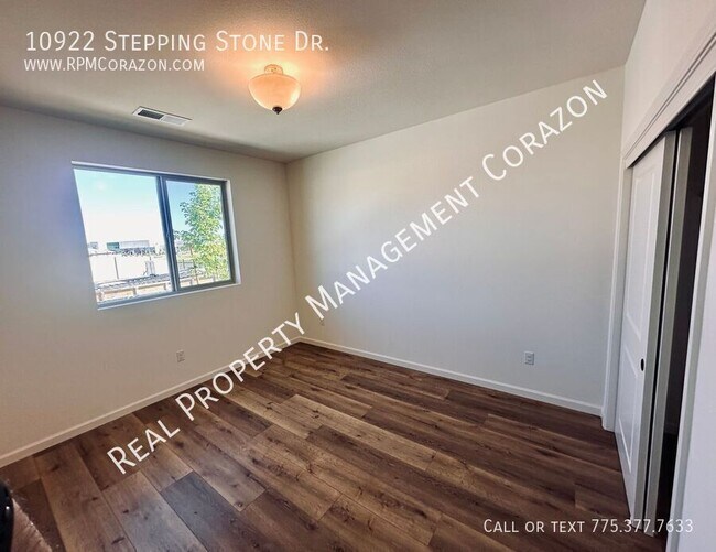 Foto del edificio - 10922 Stepping Stone Dr