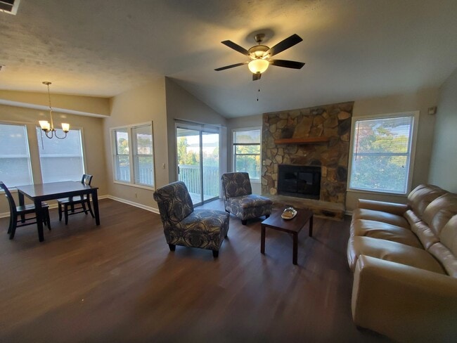 Building Photo - 6748 Willowbrook Dr