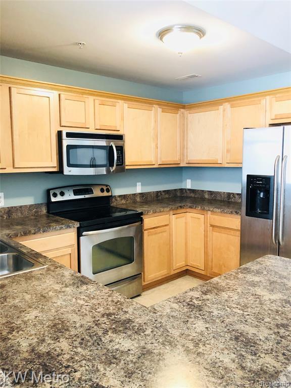 Building Photo - 34612 Northrup Dr