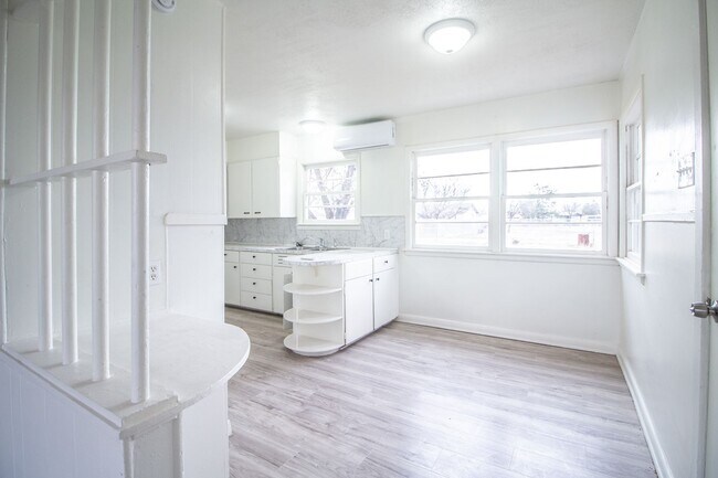 Foto del edificio - Updated 2 bed 1 bath home