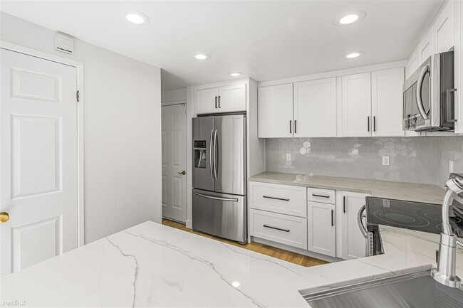 Building Photo - 2 br, 2 bath Townhome - 2562 Yerba Bank Court