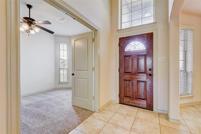 Building Photo - 2407 Aura Ct