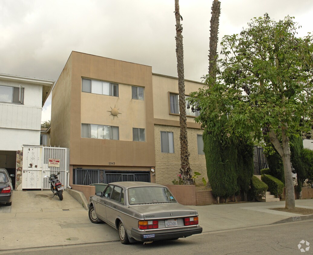Primary Photo - 7543 Norton Ave