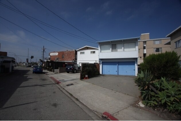 Foto del edificio - 6712 Culver Pl