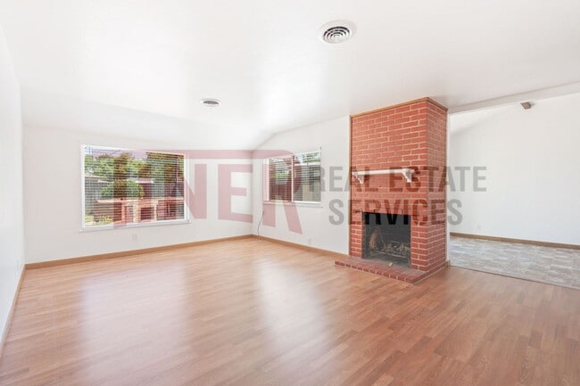 Photo - 3413 Windsor Drive- House