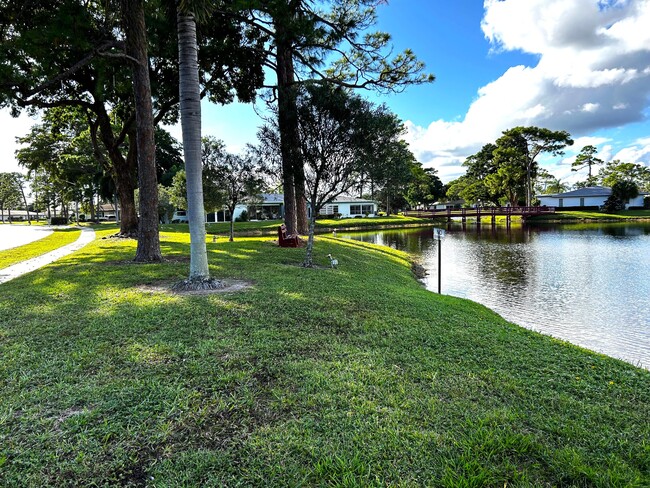 Foto del edificio - 5200 Privet Pl
