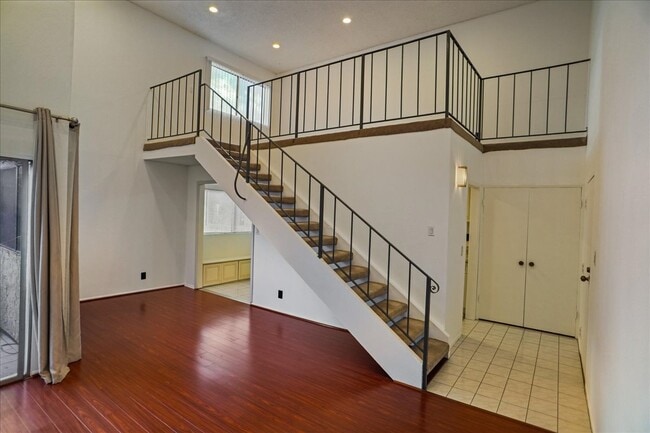 Foto del edificio - 1339 N Columbus Ave