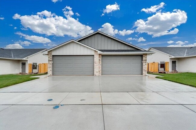 Building Photo - 17018 Lawson