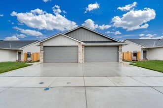 Building Photo - 17018 Lawson