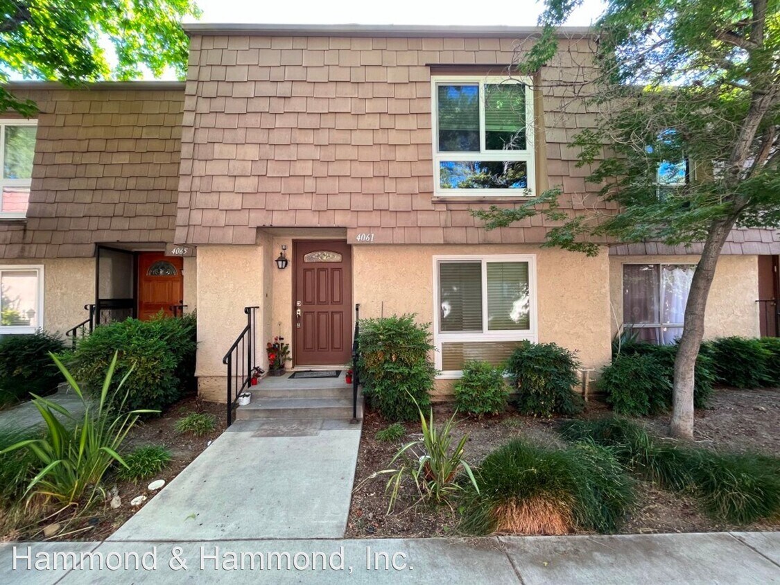Primary Photo - 2 br, 1.5 bath House - 4061 Yankee Dr.