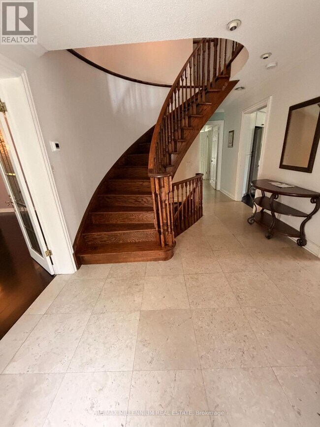 Building Photo - 3501 Kingbird Ct