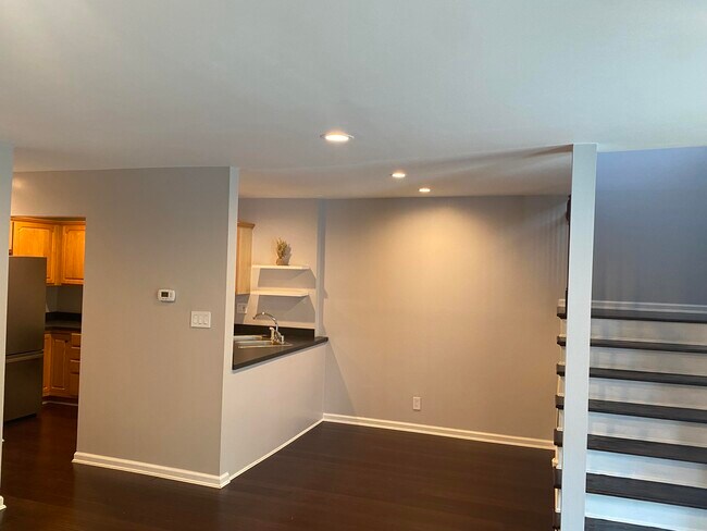 Building Photo - 3025 Wavecrest Way