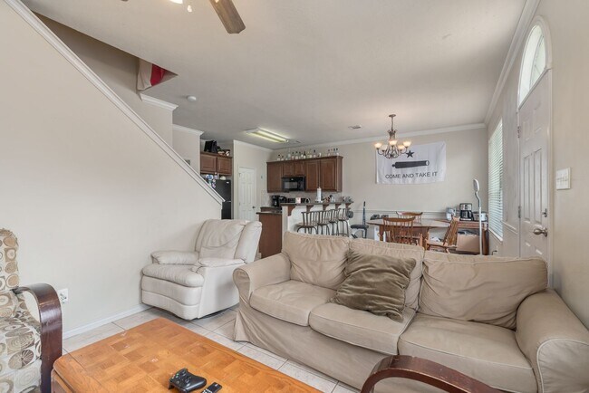 Foto del edificio - Spacious 4 Bed, 4 Bath Condo Minutes from ...