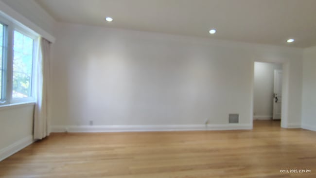 Foto del edificio - 10974 Strathmore Dr