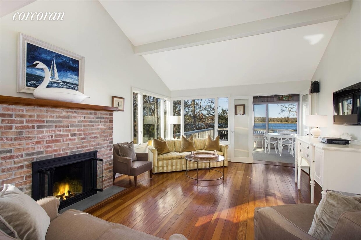 Primary Photo - 580 Broadwaters Rd