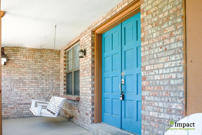 Building Photo - 8586 E Lakeview Dr