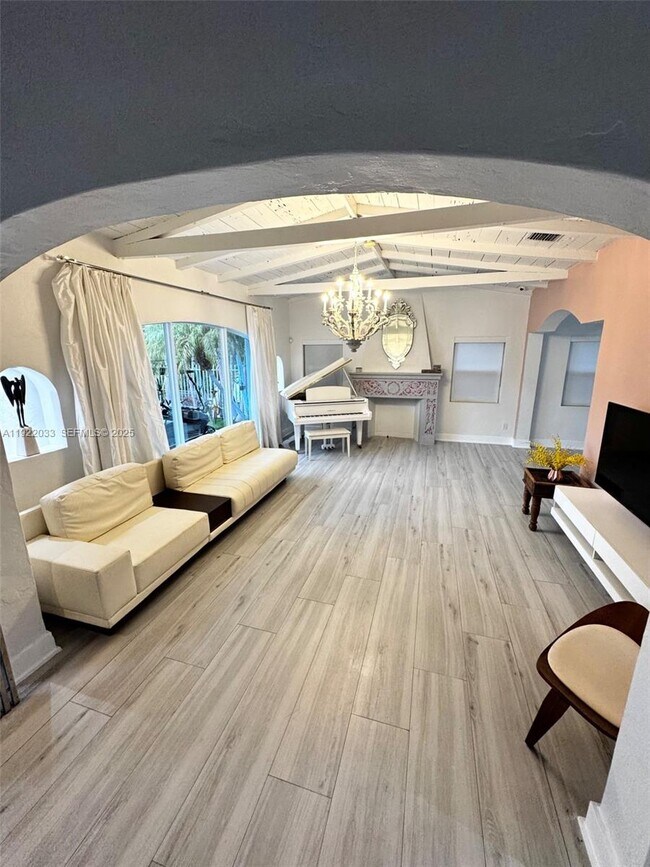 Foto del edificio - 3470 Sheridan Ave