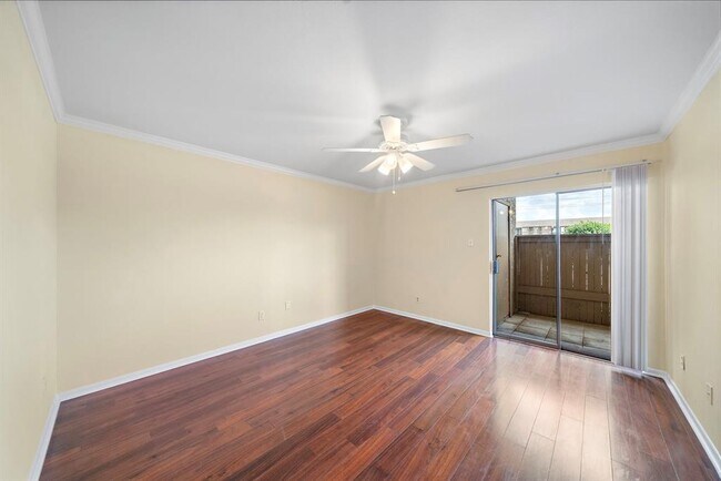 Foto del edificio - 8429 Hearth Dr